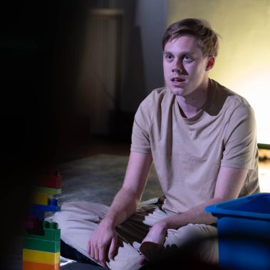 Körner eines Autisten. Gefühle, eine Taube, Samstag 12. Oktober 2024 (Uraufführung), Foto: MICHAEL T.